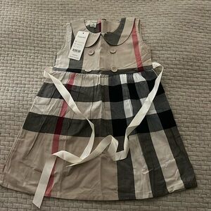 Girl’s size 6 dress. NWT!